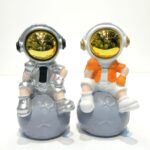 POLBIB4826 ASTRONOT ÇOCUK AY ÜSTÜNDE